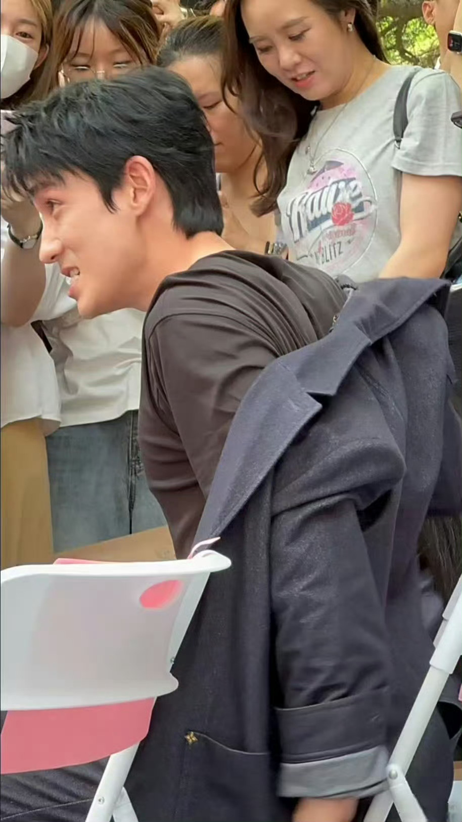 每天从外面回到家脱衣服be like🥵 