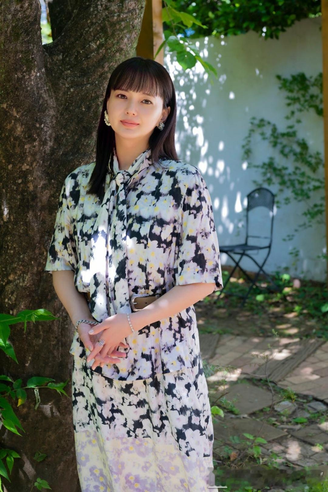 日娱新闻多部未华子 杉咲花 多部未华子 日媒《modelpress》采访美图 