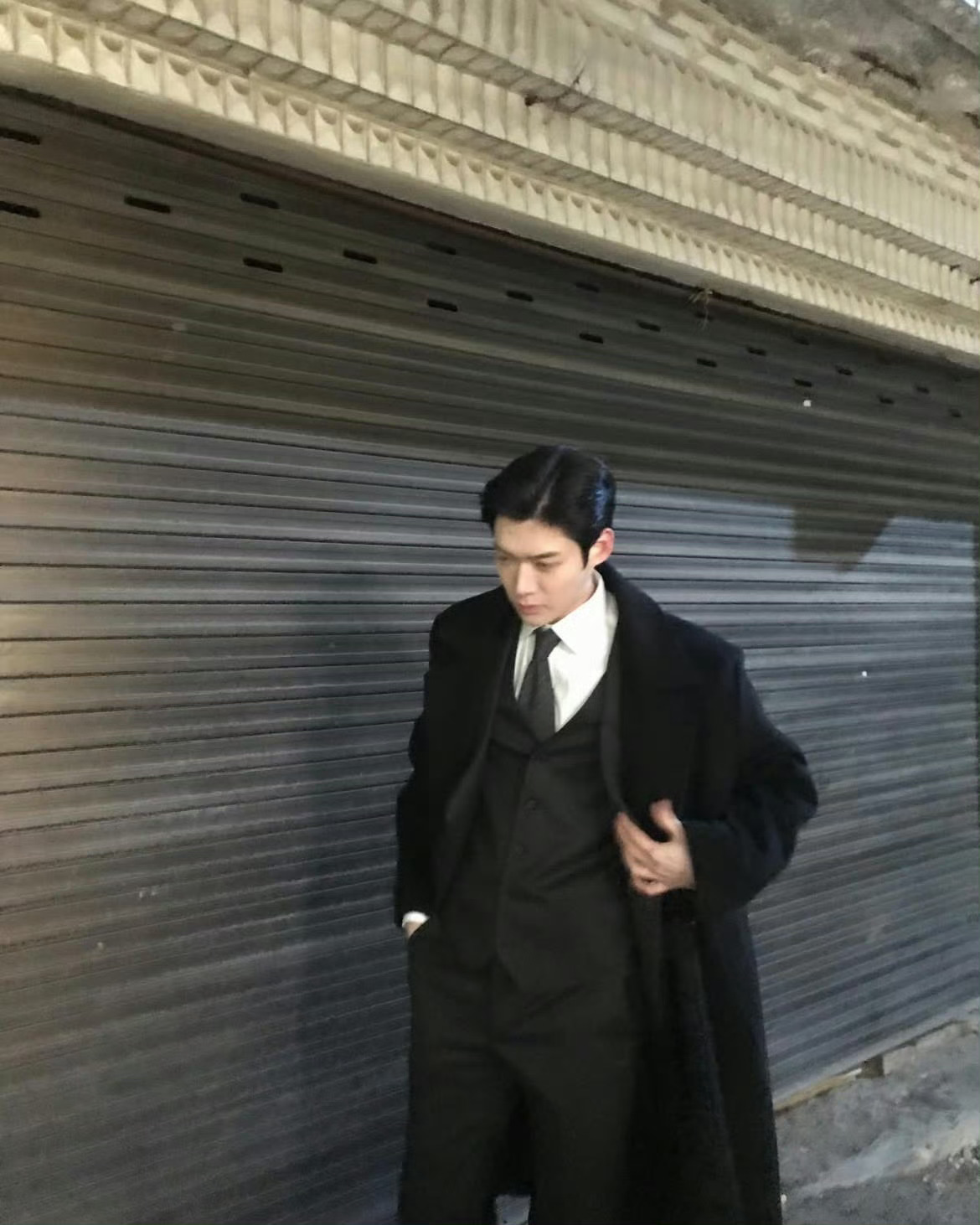 天下苦耽丑久矣….尹道健/金允植 海里来了一位正剧脸韩剧检察官的提案金允植生活照