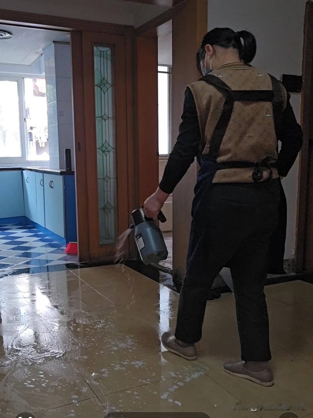 我这是真的要吃药了吗，最近频繁头痛。

早上起来就有点不对劲，头晕晕的。

头晕