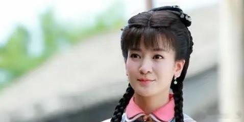 这还是当年演小燕子的李晟吗这还是当年那个小燕子吗？冷血女商人赵昕一出场，鸡皮疙瘩