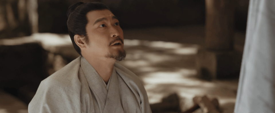李景东下跪向李祯认错 看着李景东在灵堂前痛哭流涕，突然觉得他也是个被时代裹挟的普