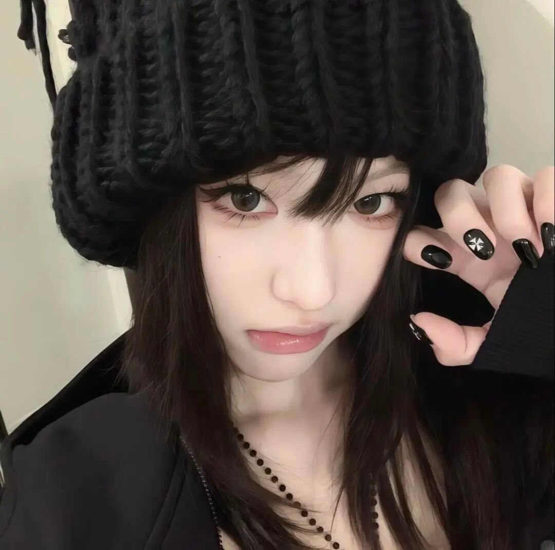 𝗪𝗲𝗖𝗵𝗮𝘁头像 ​​​‖女生头像‖氛围感‖优质女头‖小众高级 ​​