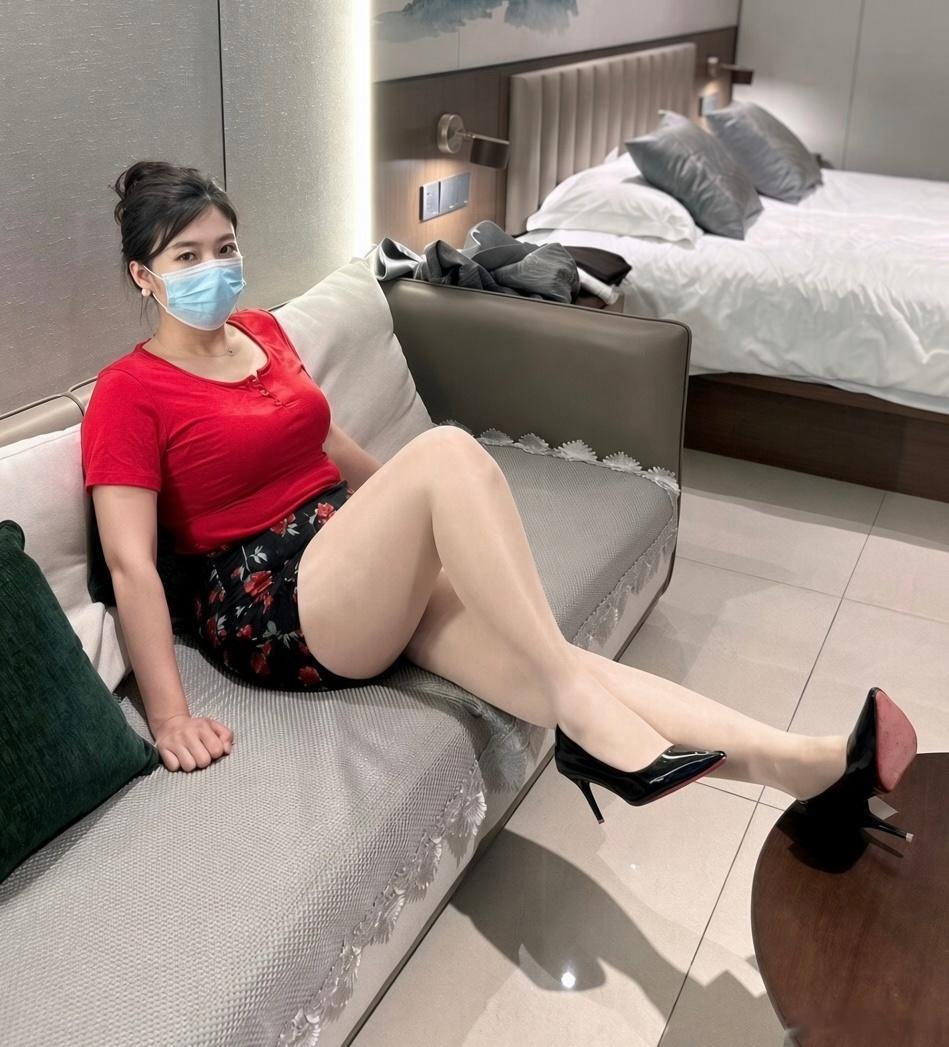 菲琳阿姨丰腴韵味丝腿 
