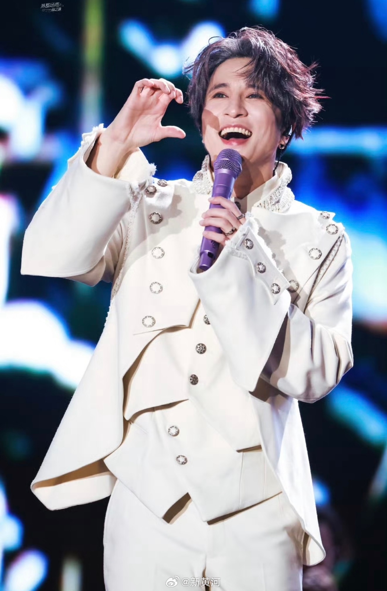 【#薛之谦说万兽之王会开最多的票#】10日，歌手官宣《万兽之王》演唱会：自愿的喜