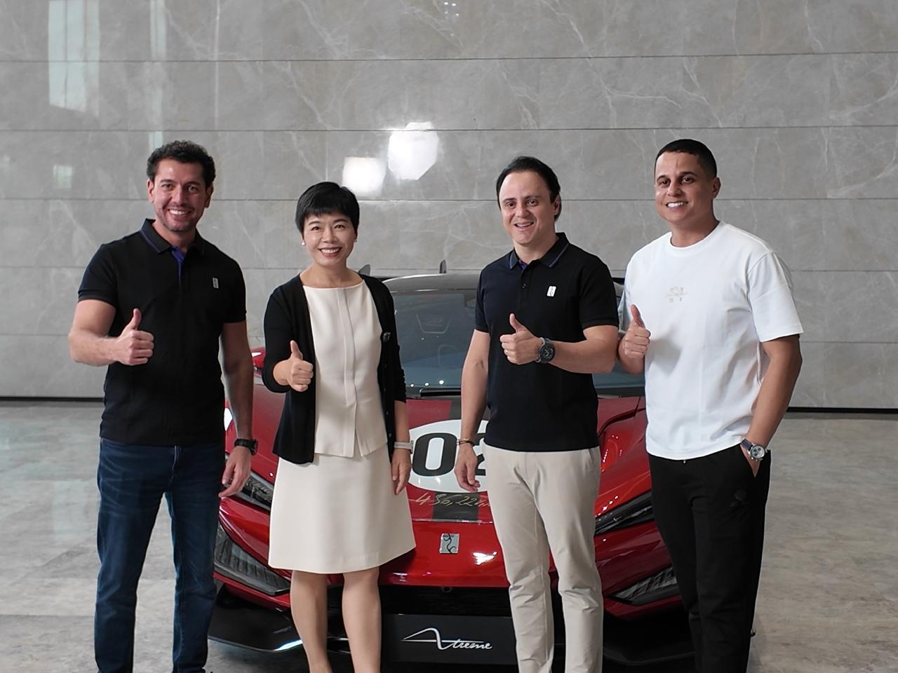 巴西唯一的仰望U9X车主居然是桑切斯，带着朋友—前F1车手马萨前往深圳比亚迪，探