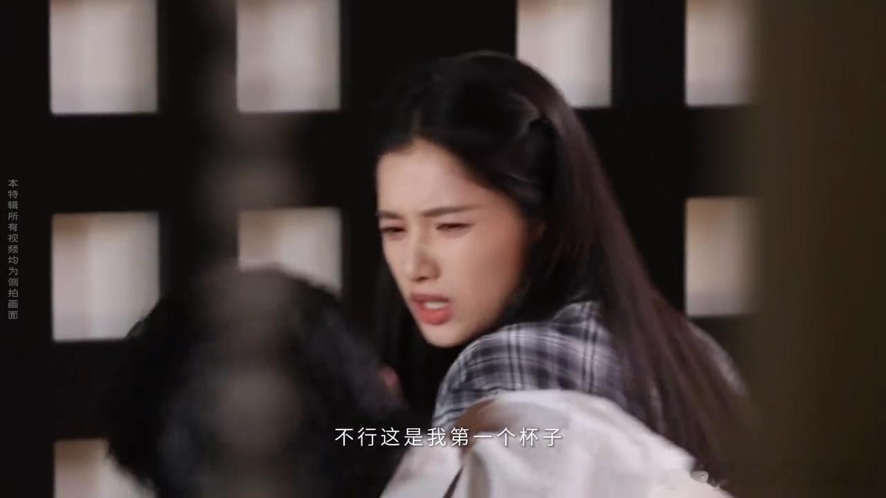 张婧仪雾里青杀青特辑张婧仪陈清雾杀青特辑好用心的婧仪用心参与到每一个角色里 