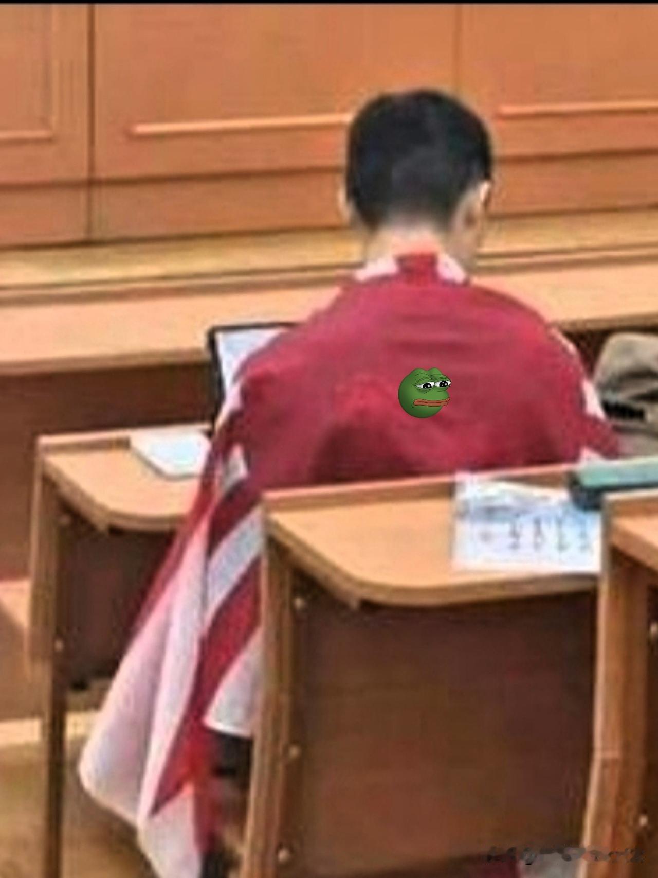 真解气！莫大留学生当场制止同胞错误行为，守住国人底线
 
莫斯科国立大学一名南京
