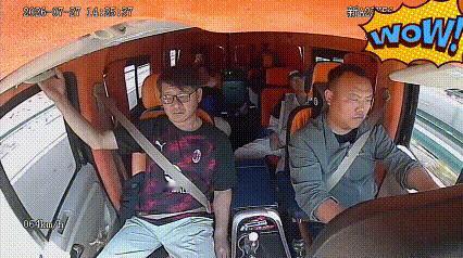 飘了，飘了。
交通安全警示教育视频，7月27日，车牌号显示是新疆的，车内监控显示