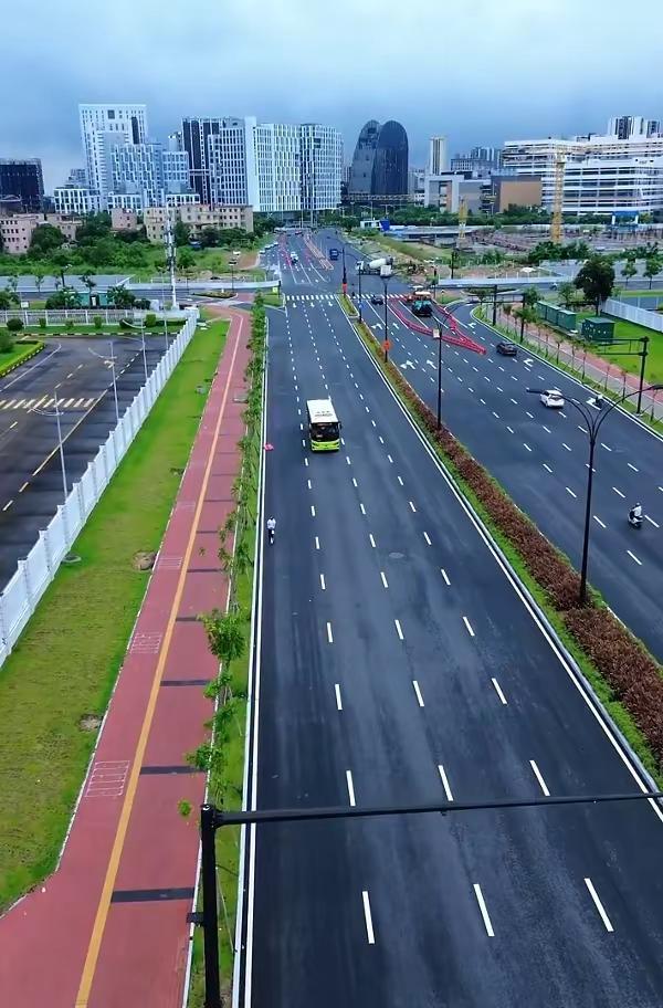 唐家北围的金环路，终于双向通车了。 从6 月 19 号封路，到 8 月 31 号
