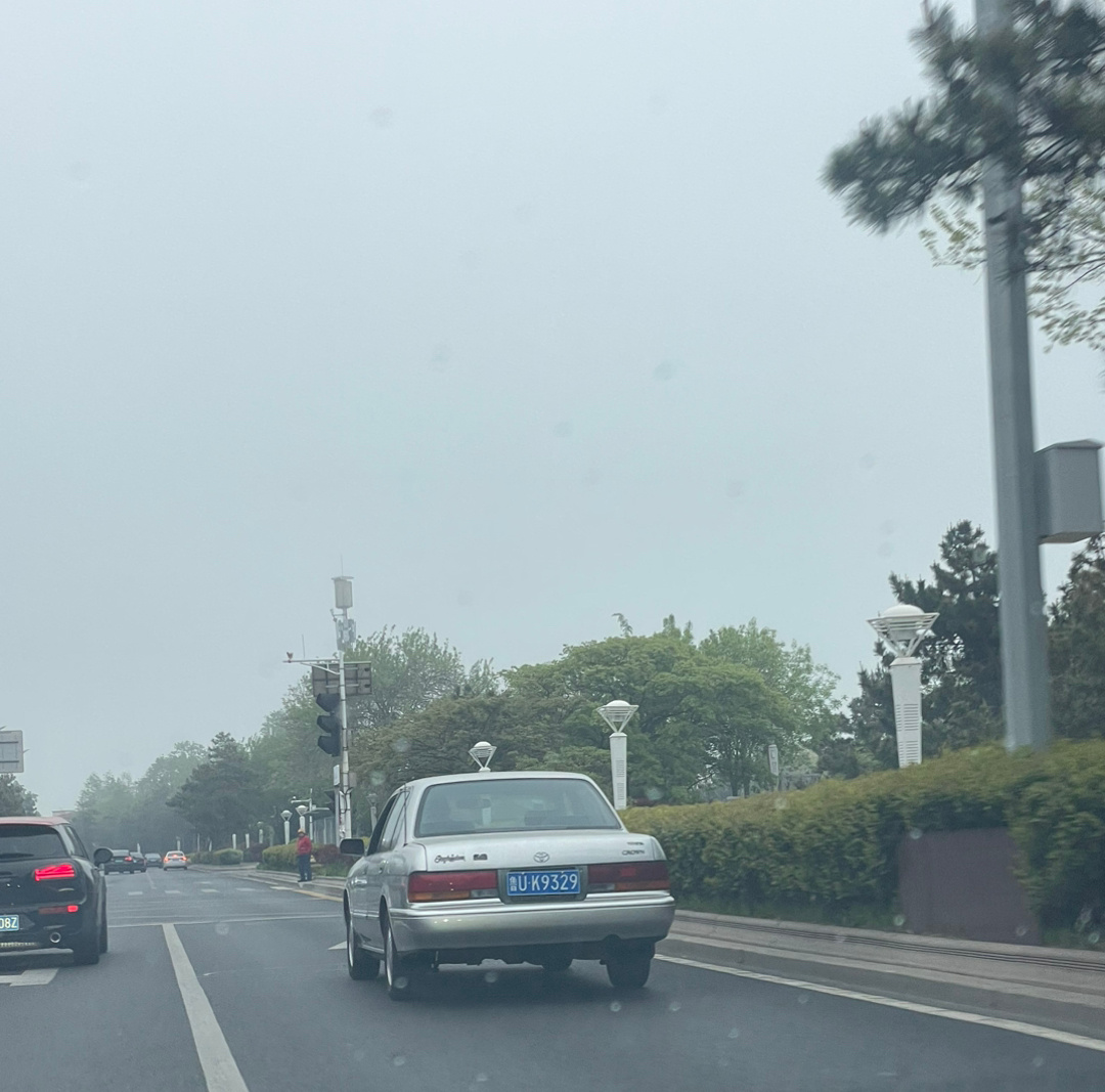 近期有意思的车  谁能告诉我那个货拉拉叫啥 ​​​