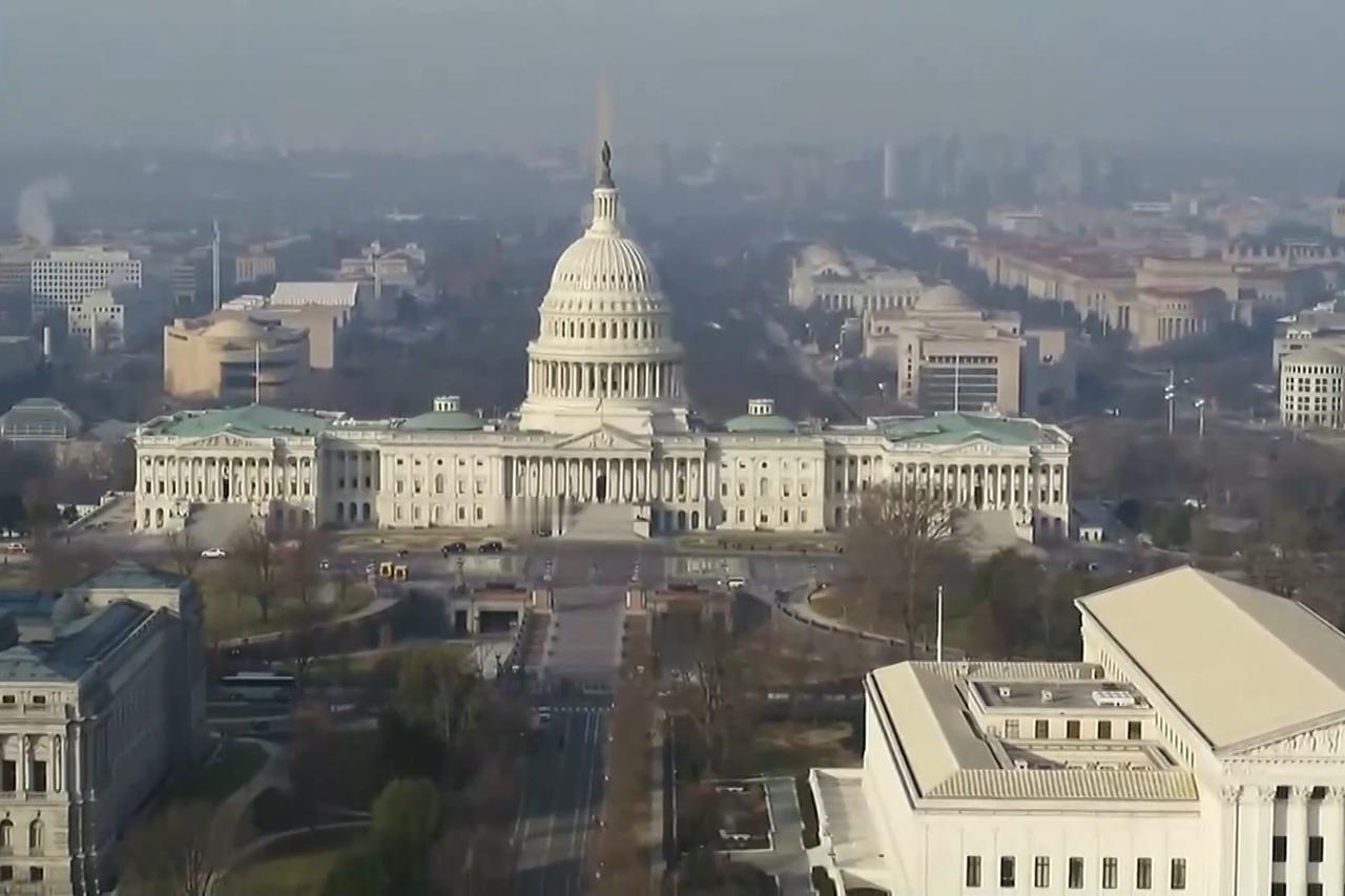 2月6日美国白宫发表声明表示，美国总统特朗普当天签署行政命令，对与伊朗有贸易往来