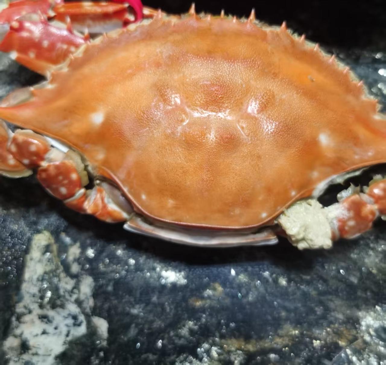 诚心夸人，不一定就对。

表姐夫没读多少书，但人群中，人们常能看到，表姐夫人情练