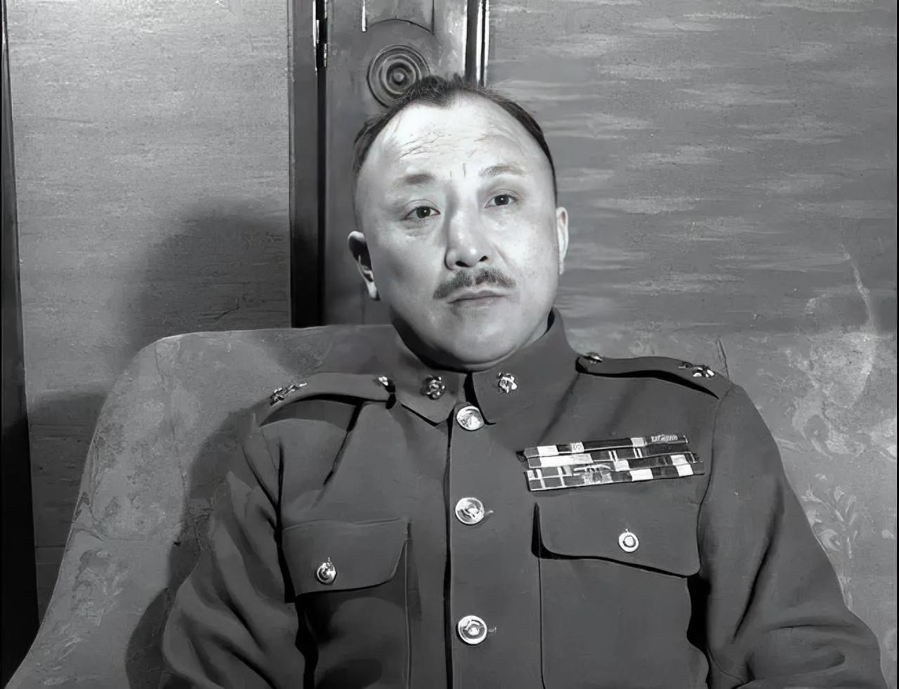 1955年3月15日，原国民党高级将领‌卫立煌‌偕夫人‌韩权华‌从香港返回祖国大