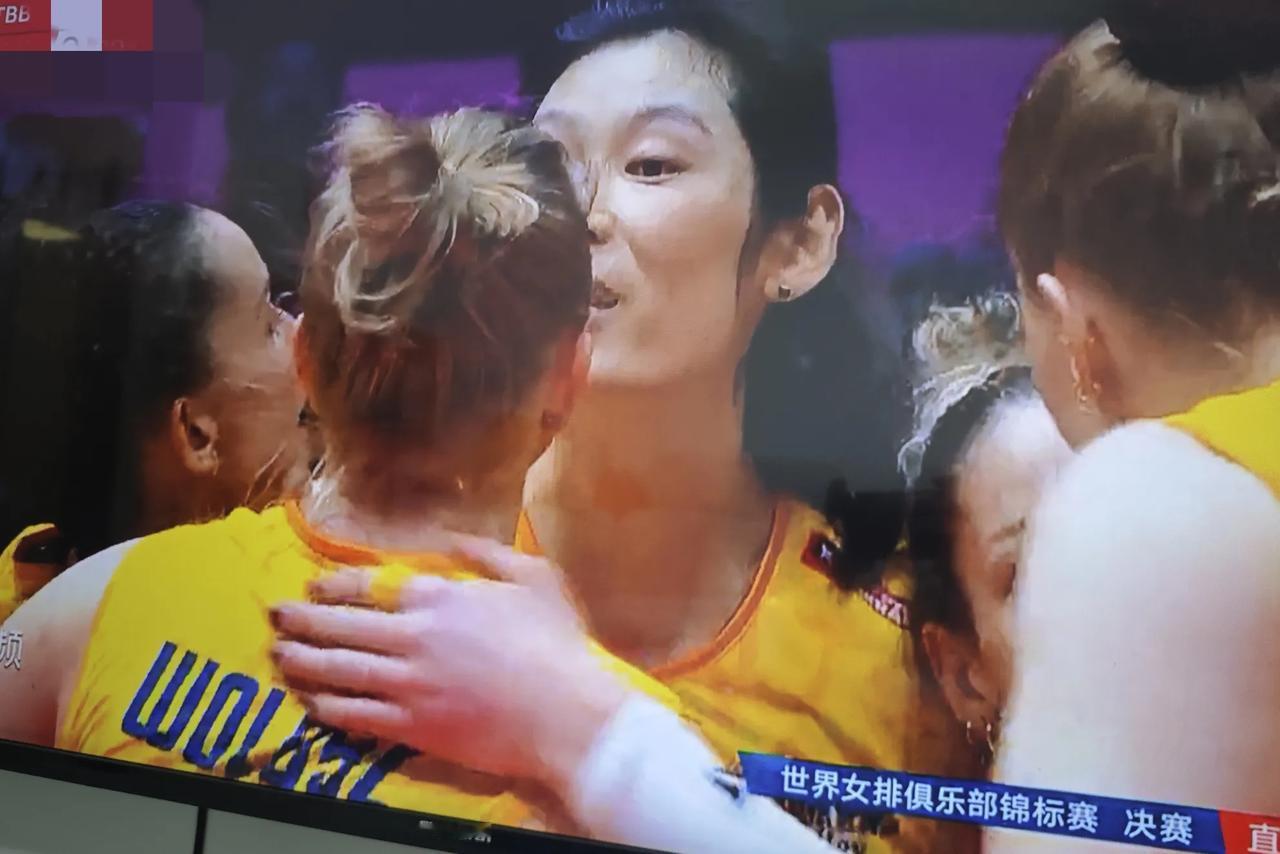 太可惜了！从领先4分，到被反超4分！
天津女排还是经验不如科内！
国内的比赛，还