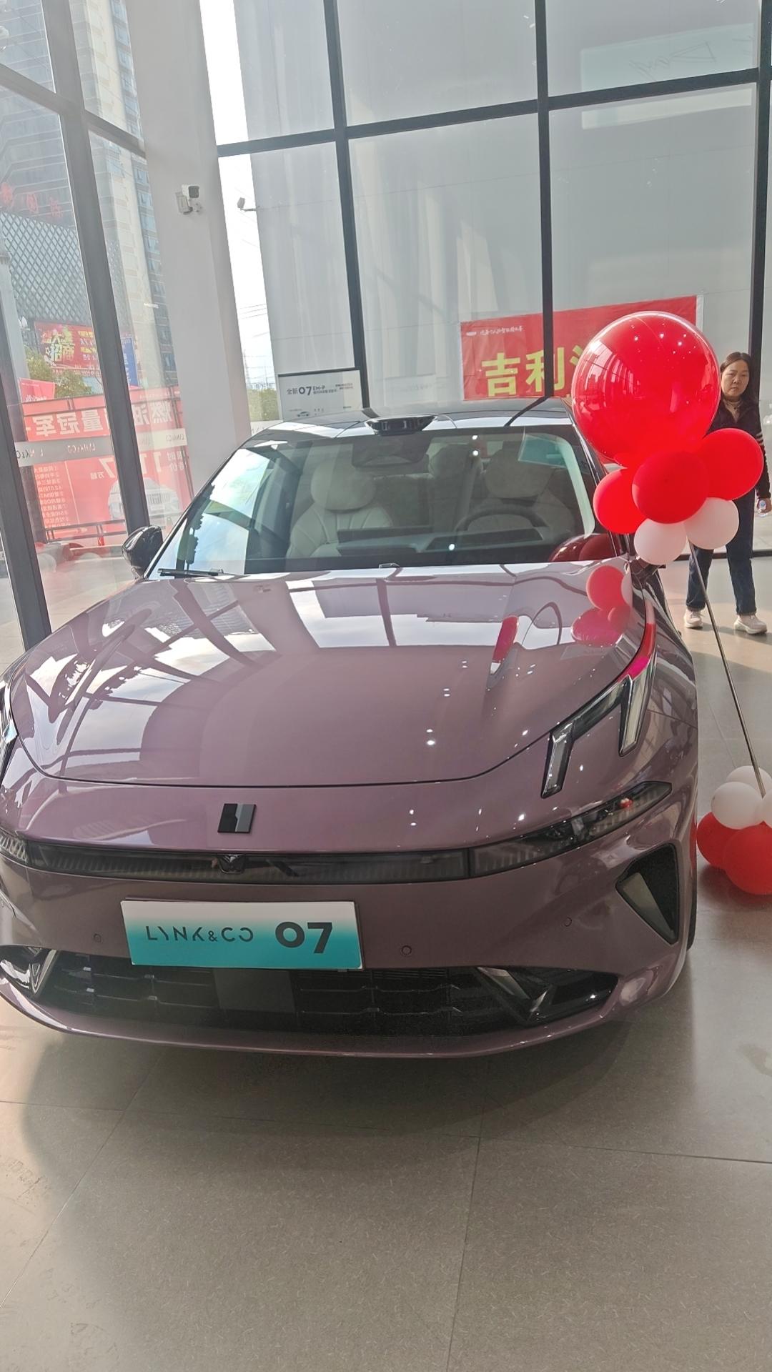 🎉恭喜秦先生成为尊贵的领克07车主
以领克07为伴 一路引领☼事业与家庭
“克