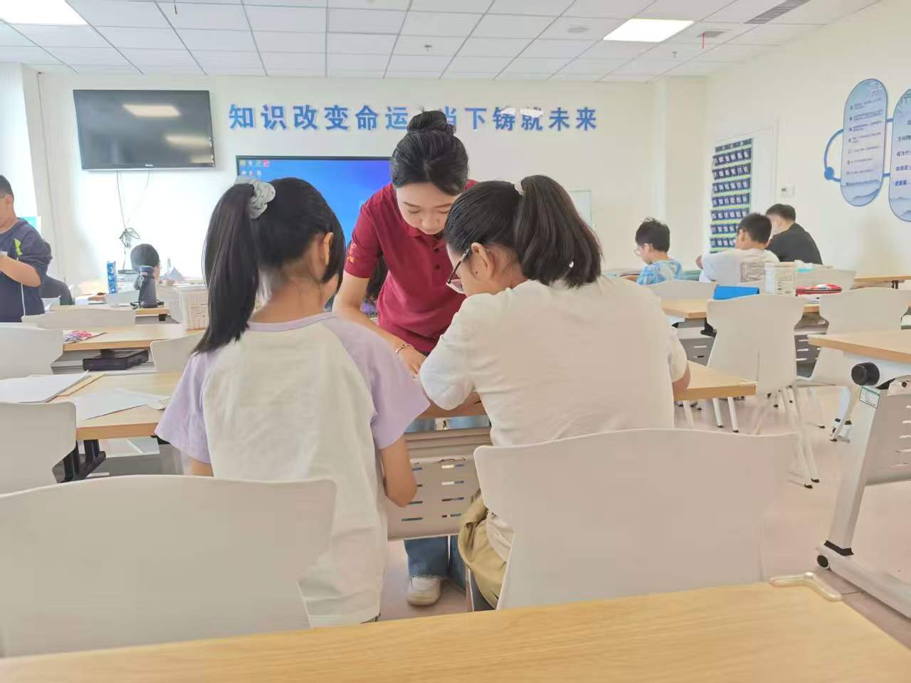 秦岭笑谈山东大学生暑假社会实践三下乡曲阜师范大学暑假社会实践 【数智科普进社区 