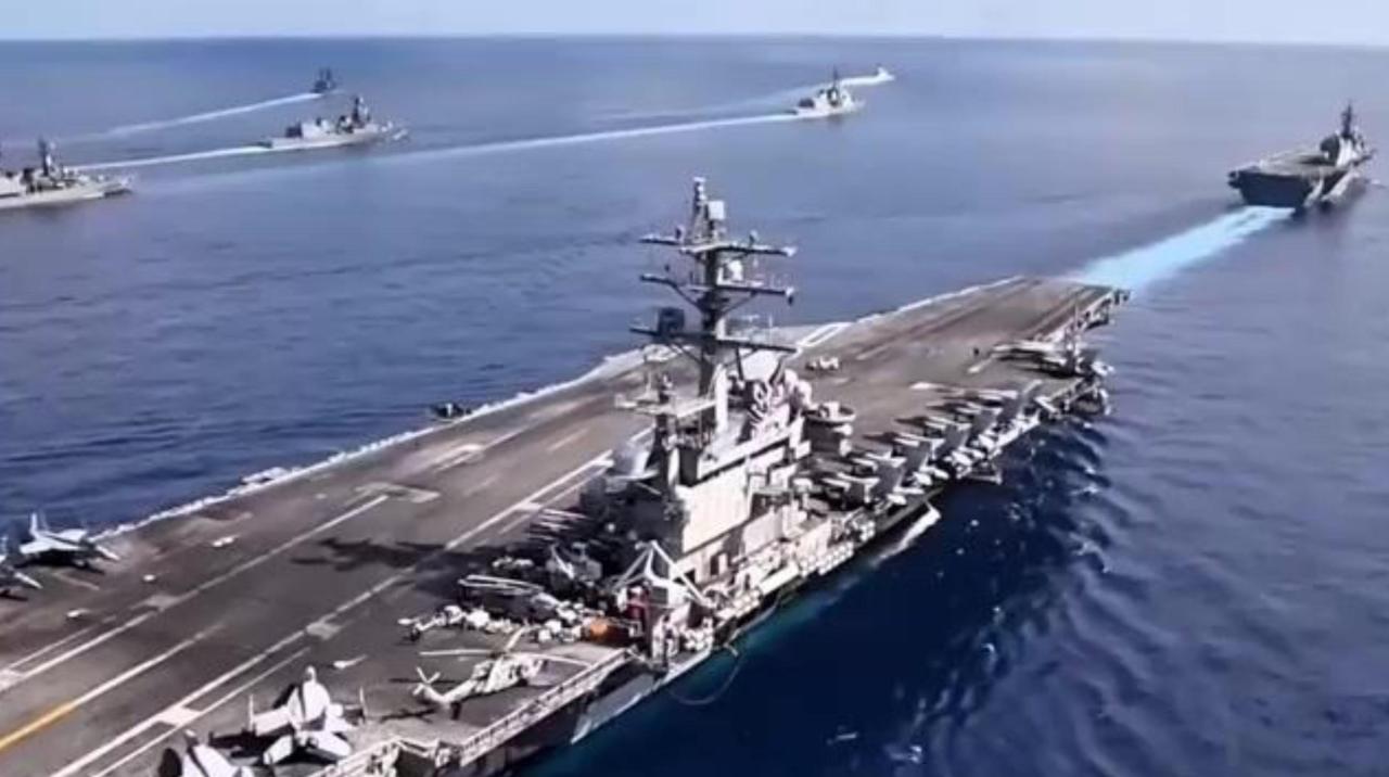 这次美海军出动的，除了航母外，还有包括多艘两栖攻击舰在内的至少15艘舰船，看来特