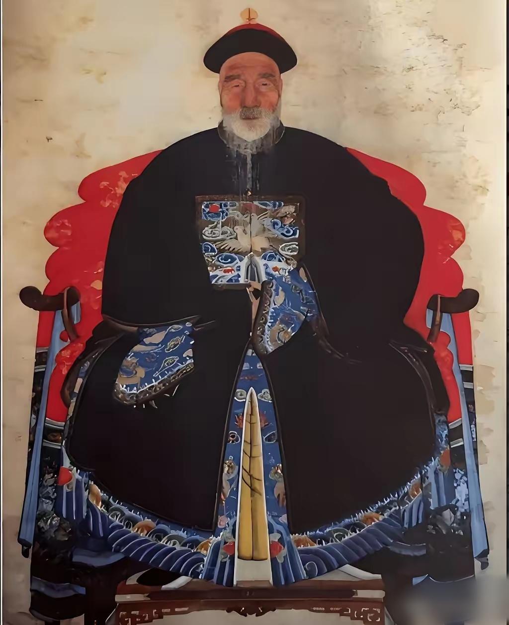 乾隆嫌考生太丑，当场出上联羞辱：“独眼不能登金榜。”满朝大臣捂嘴偷笑。考生不慌不