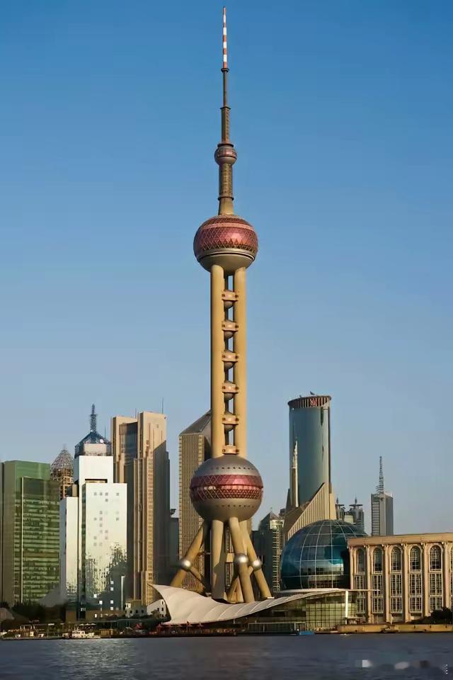 中国大智慧啊，就在美国发起关税之际，国家税务总局在4月8日推出“离境退税，即买即