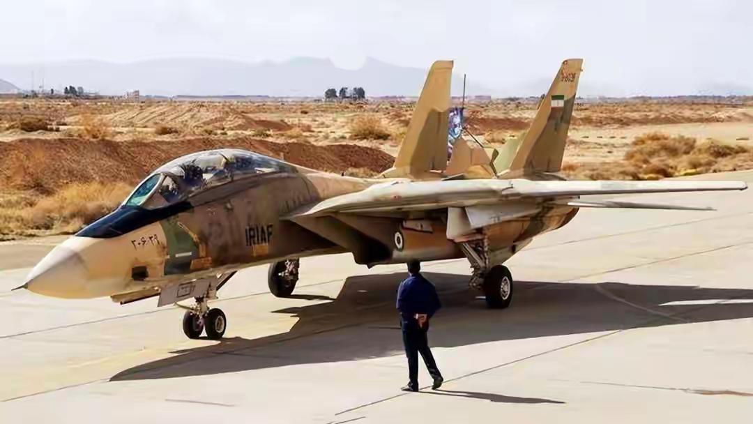 海湾国家集体傻眼：伊朗无人机连绵不绝，美国拒绝补充防空导弹
近日中东的天空被战火