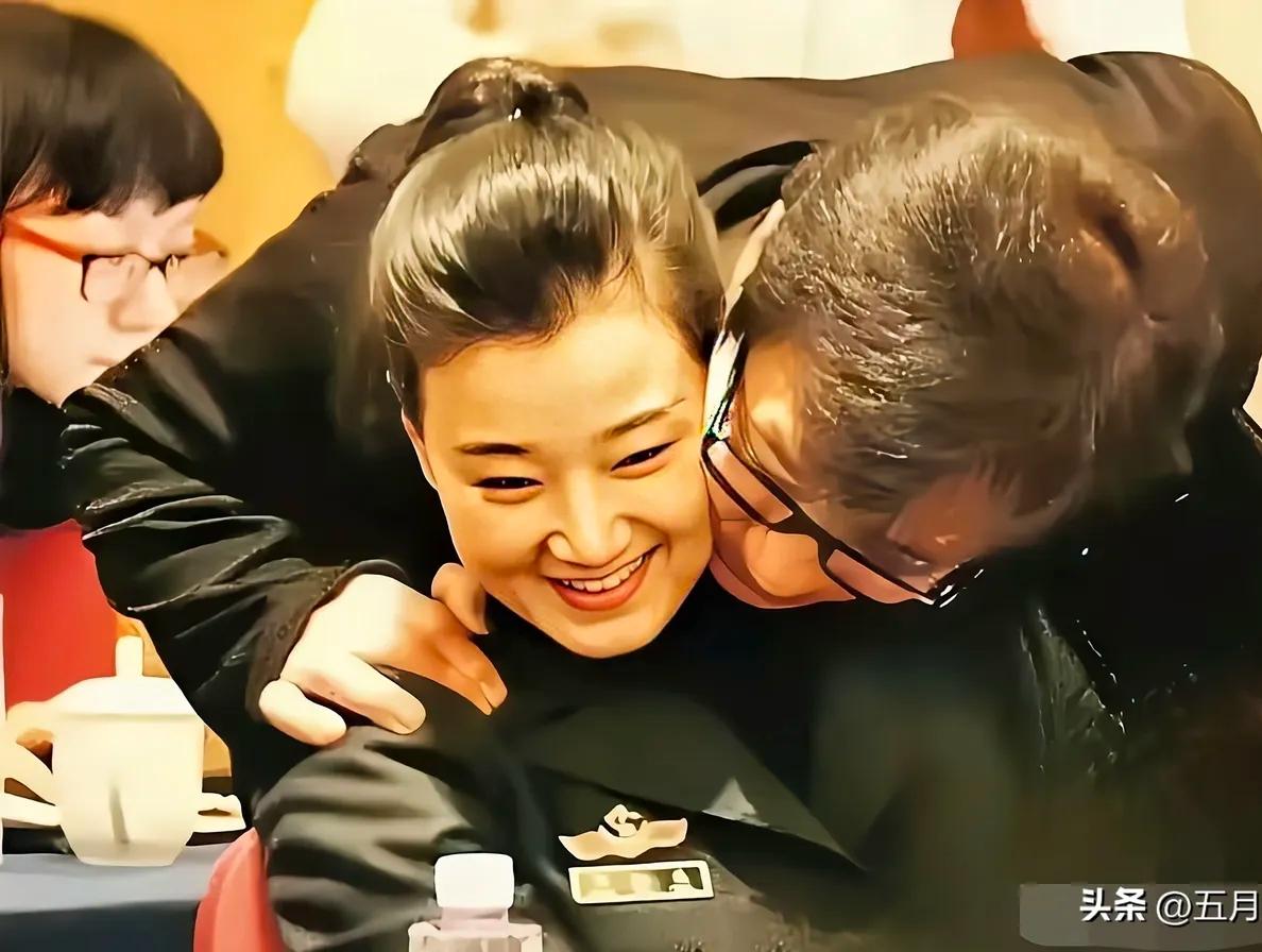 丢人现眼，到处表演，无视儿童，污染空气太久了！有关部门要多做点事情。