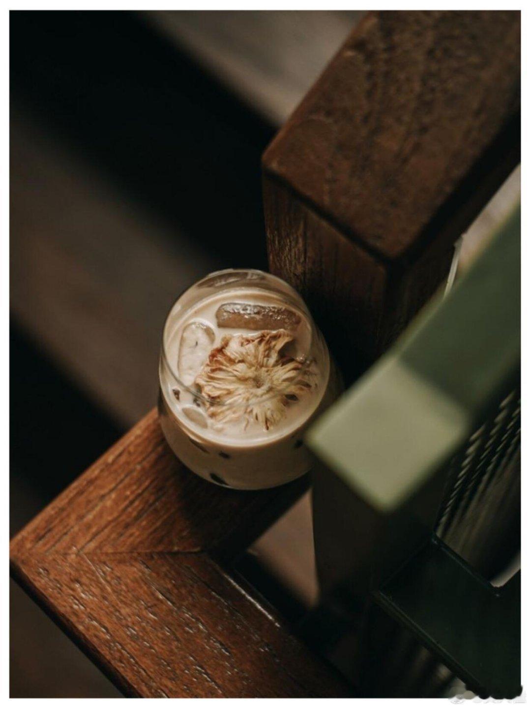 人生没有最好的年龄只有最好的心态我们争不过岁月也跑不过时间唯有以自己喜欢的的方式