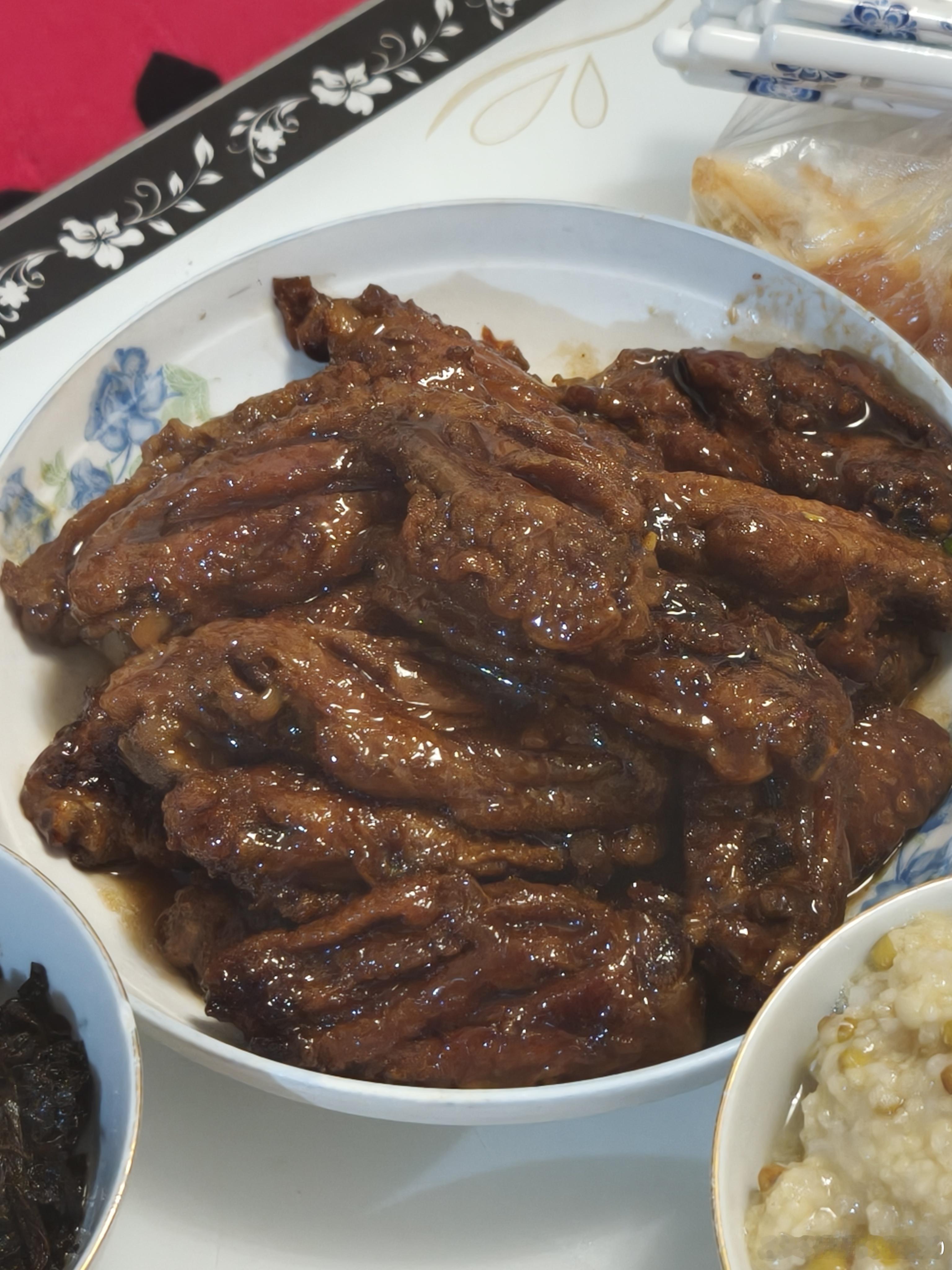 可乐鸡翅，🍮🍒 你们去征服世界吧， 我只想吃好吃的 