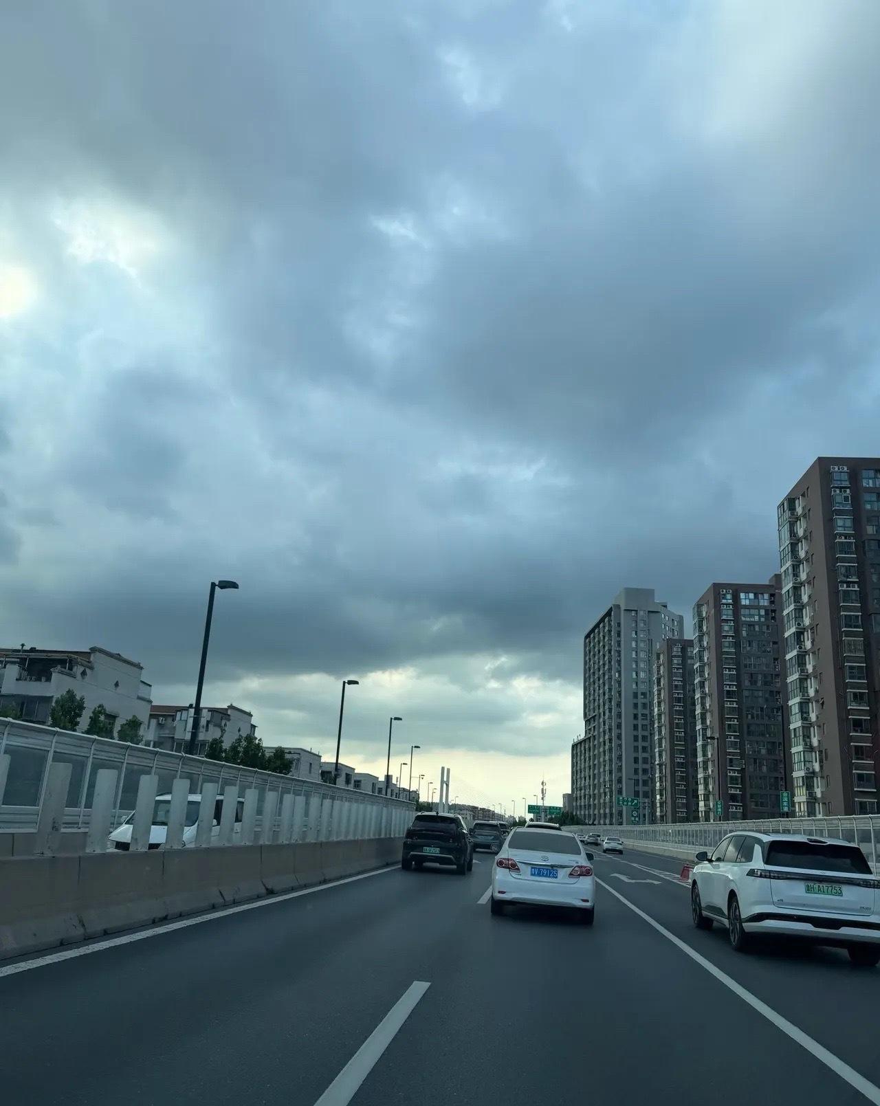 a股自2024年2月以来的这一轮科技牛市，基本结束了！七月各大指数的调整，就是证