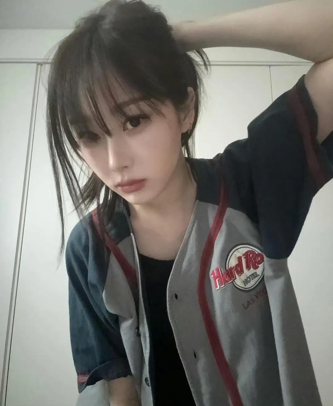 我只震惊吉赛尔竟然是异性恋她拍的这些照片怎么看都不像是直的啊吉赛尔将太郎恋情