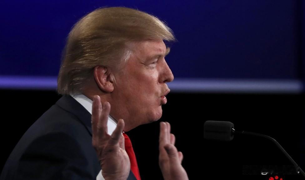 川普重返白宫满一年，可谓月月有“亮点”，年终送“惊喜”，再度入驻白宫特朗普，第一