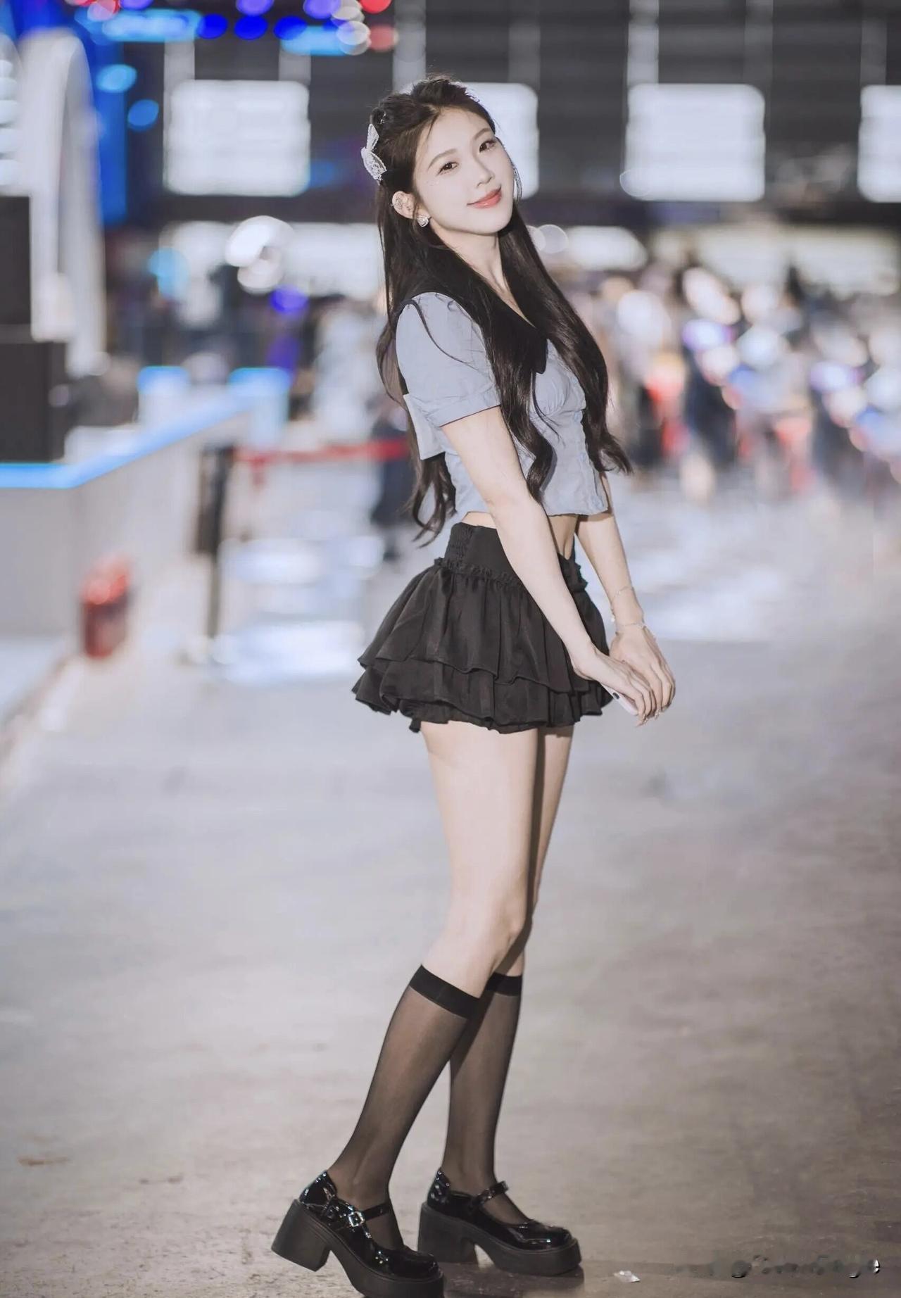 甜美少女风，黑白配穿搭，元气满满！💕