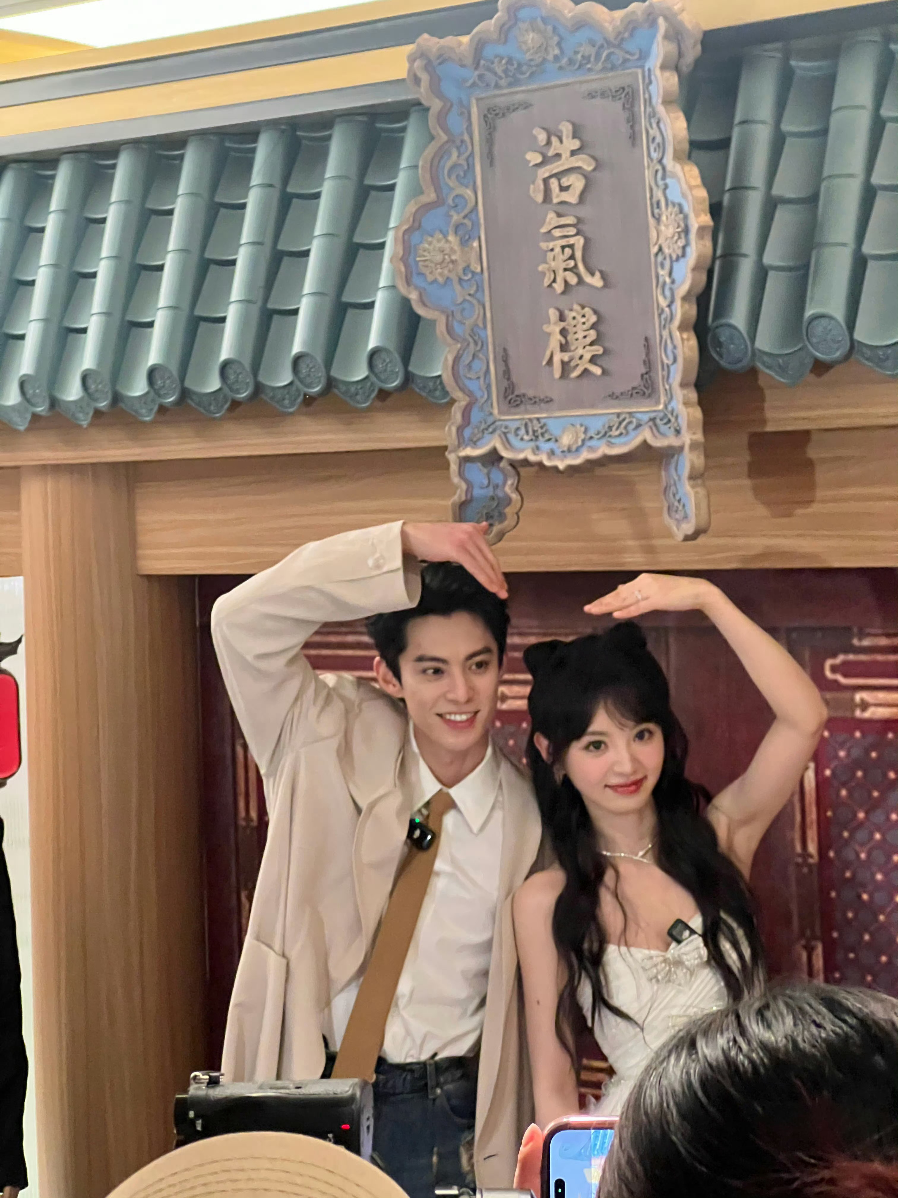 大奉打更人扫楼  大奉打更人  好喜欢小田田曦薇这个状态啊真的又美又好看，美丽大