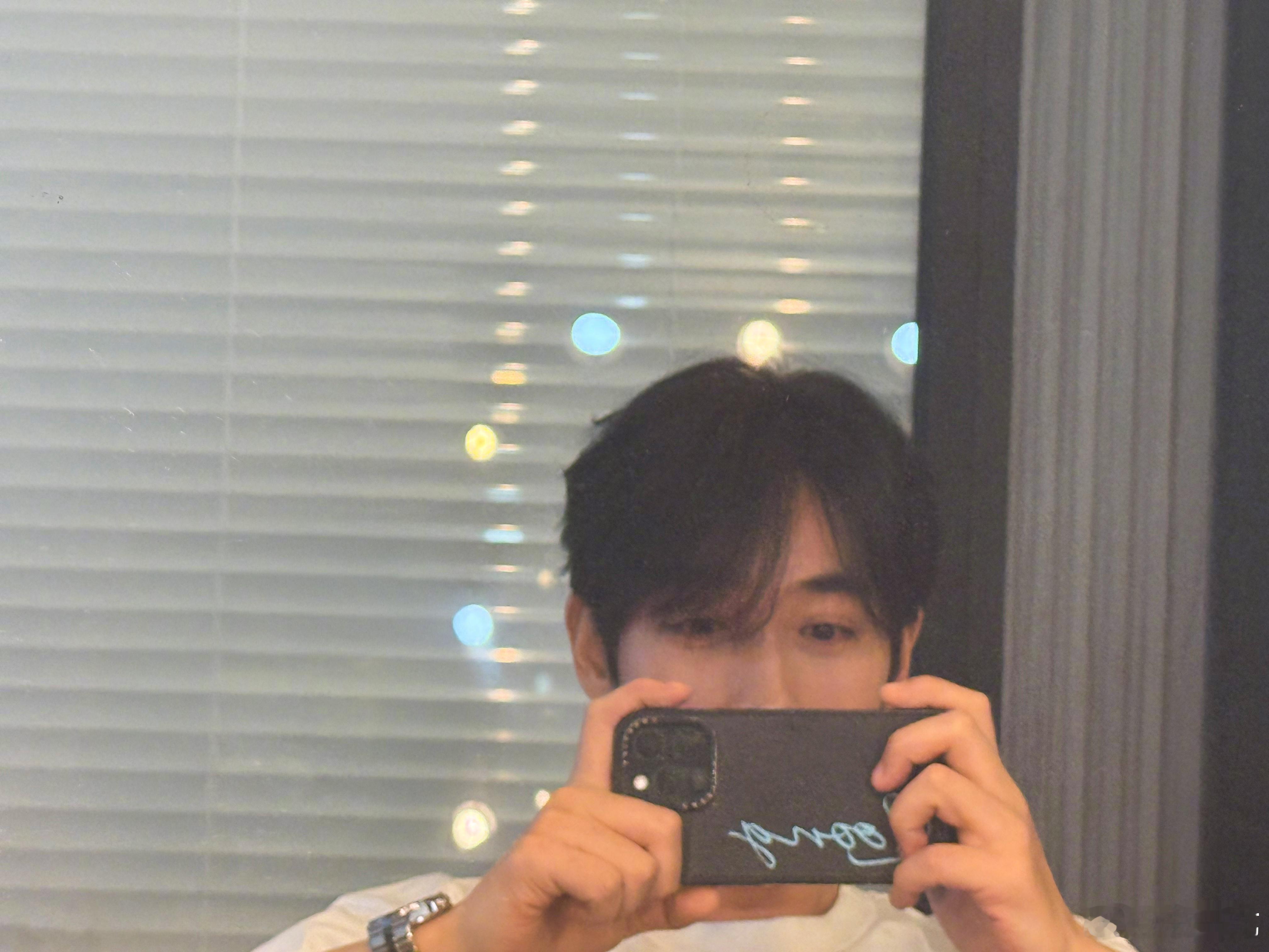 杨蓉第12年为朱一龙庆生谢谢杨老师，友谊长存！朱老师生日快乐🍻🎉 