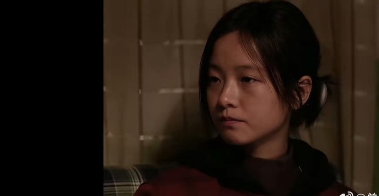 张哲华李庚希新剧对视这一眼张哲华在《命悬一生》和李庚希对视那一眼，绝绝子！眼神里