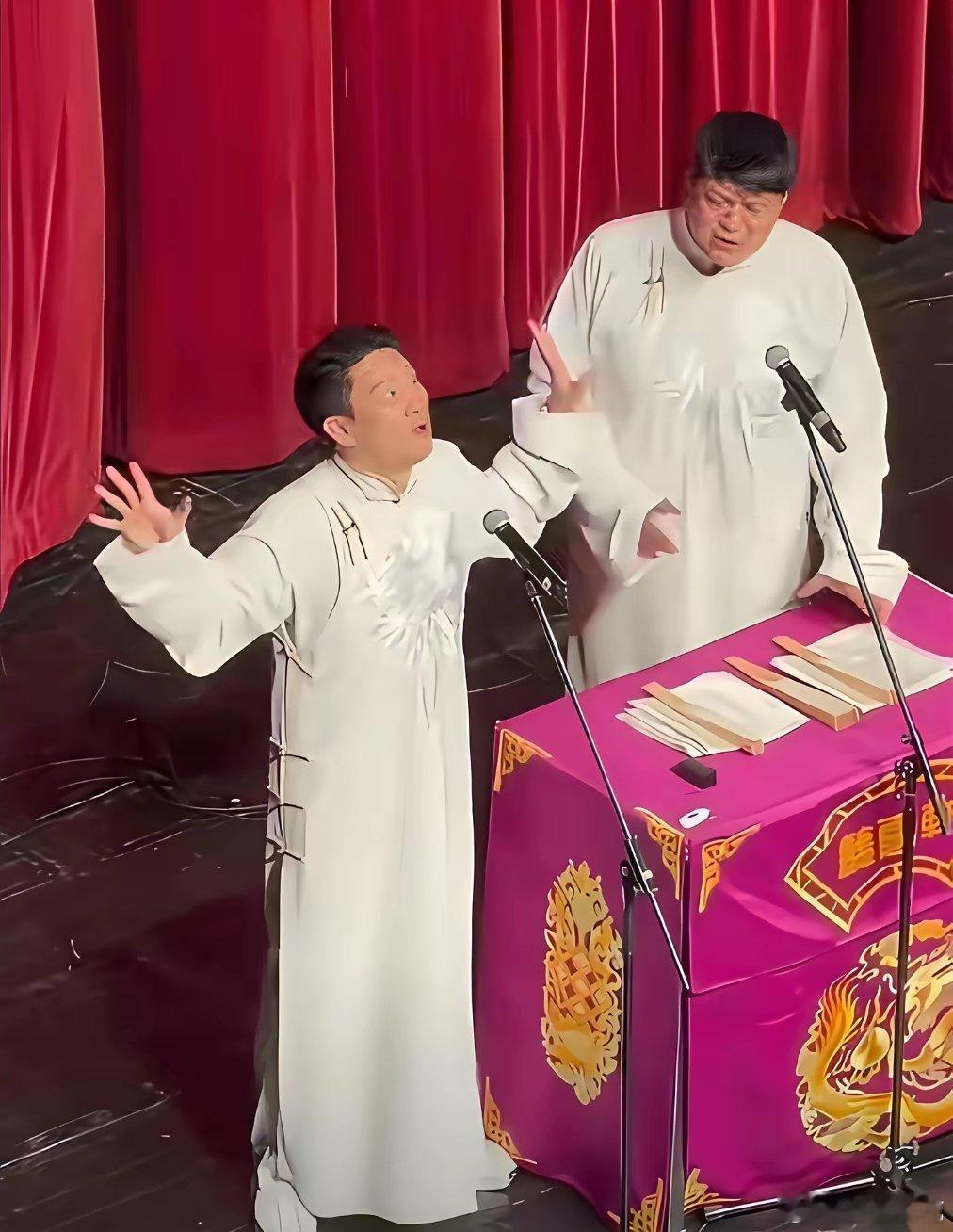 怎么办，曹云金不装了，摊牌了曹云金在南昌商演话筒突然失灵，紧急救场致歉，“对不起