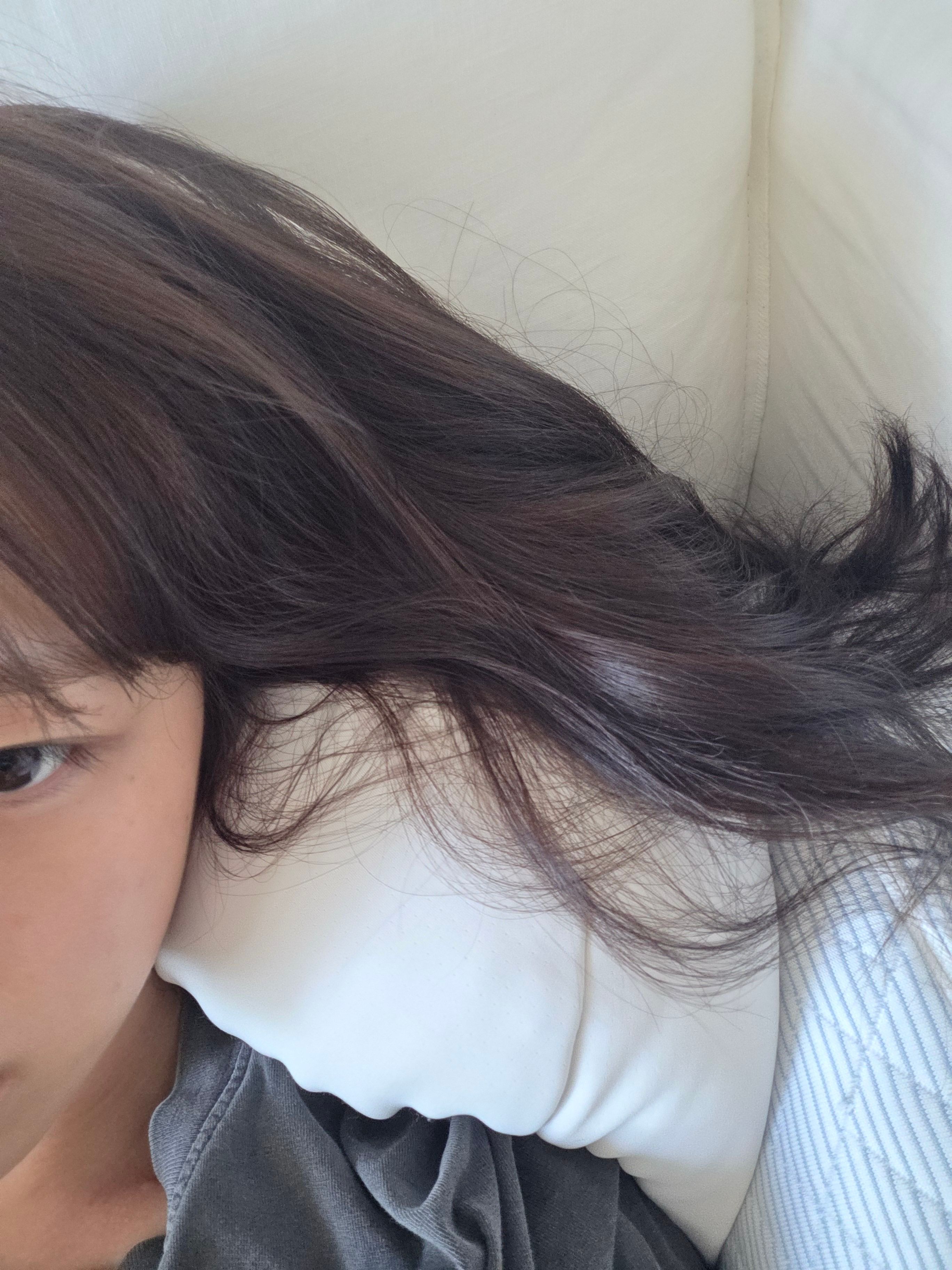 姐真是干脆，染完头发就没再多钓我一会儿胃口直接公布结果“就是和上次一样的颜色”，