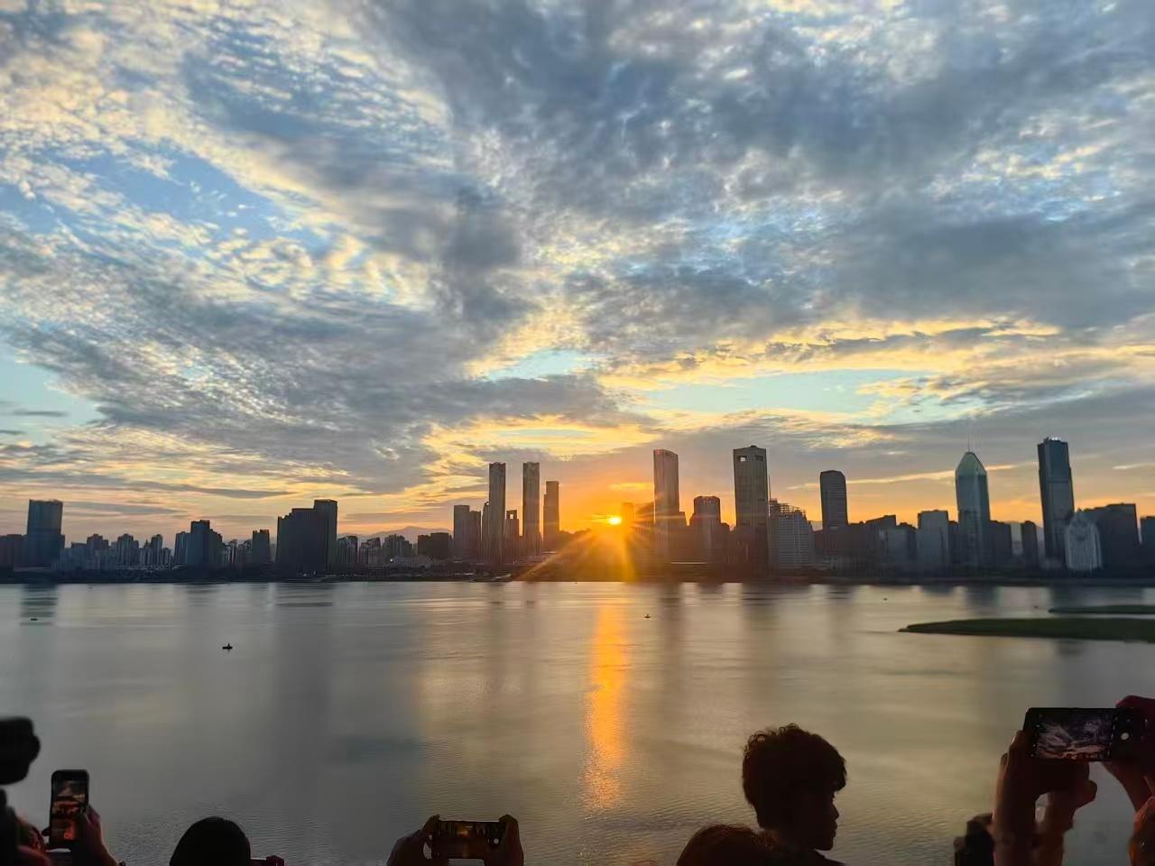 稻盛和夫说："心不唤物．物不至．"内心不渴望的东西．不可能靠近你！相信．是一切成