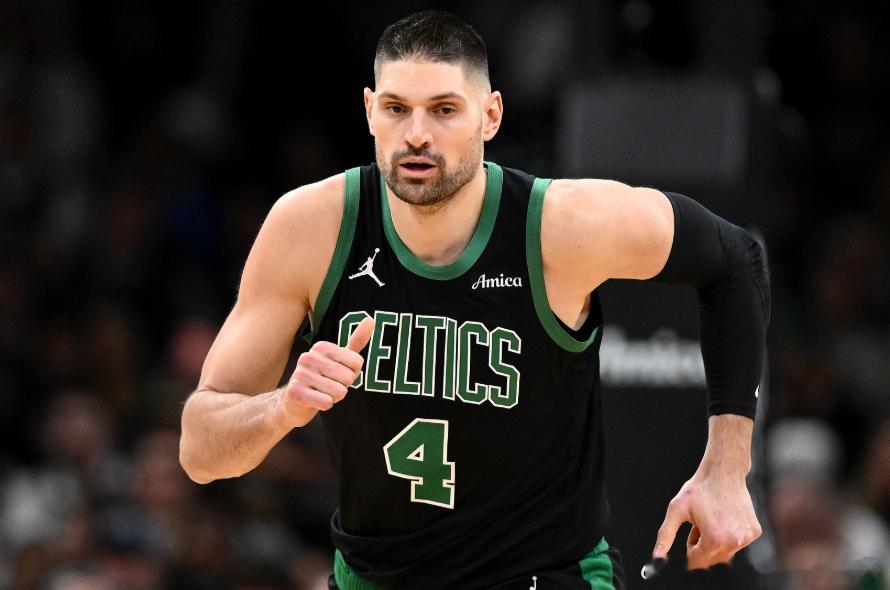 今天，凯尔特人后卫德里克·怀特在自己的播客节目《White Noise Podc