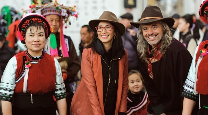 美国芝加哥人布莱恩·林登，做出了跨越山海的人生选择。他没有留在美国享受安稳生活，