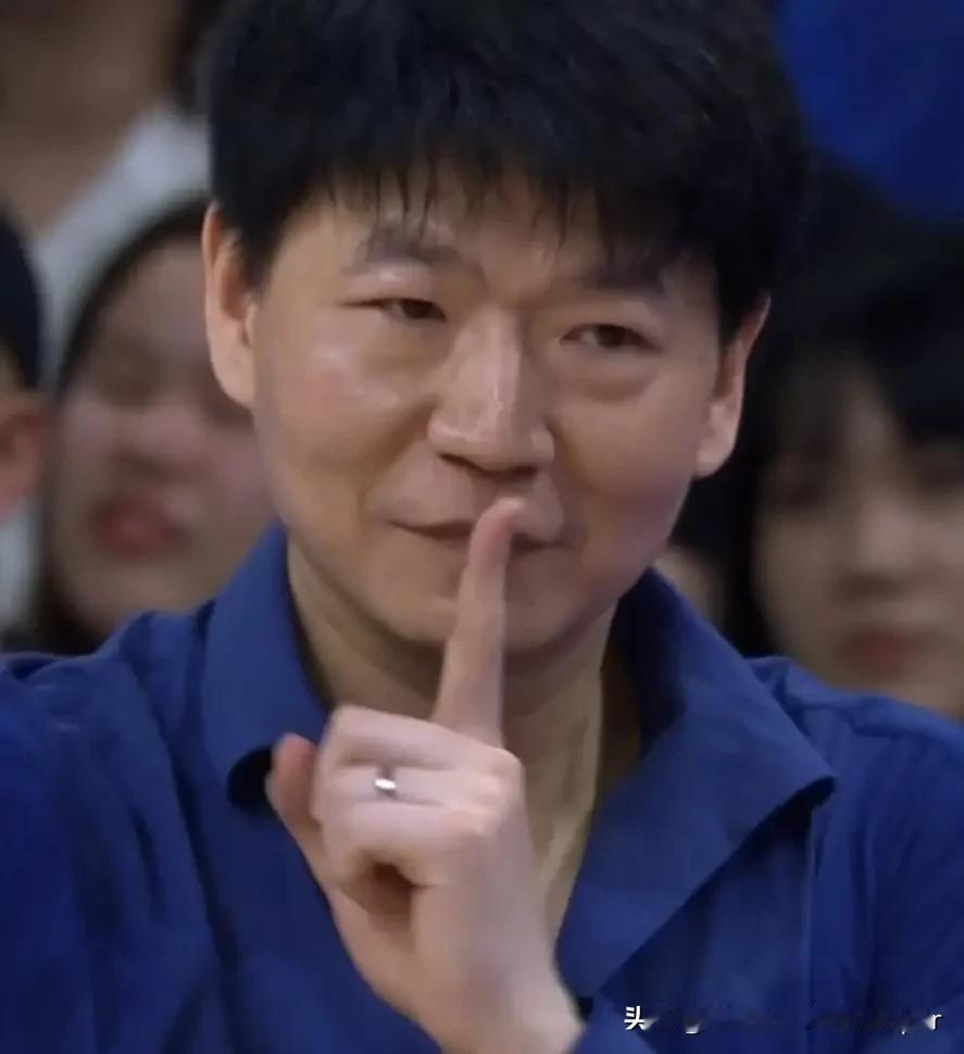 邱彪会心一笑，郭士强赛后退机票，邱指导运筹帷幄示意弟子我们还有半决赛要打，别因小