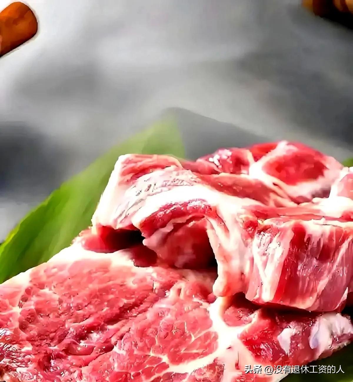 这就是格局！

一女子在胖东来超市，偷拿了一盒5.8元的猪肉。出门时报警器响了，