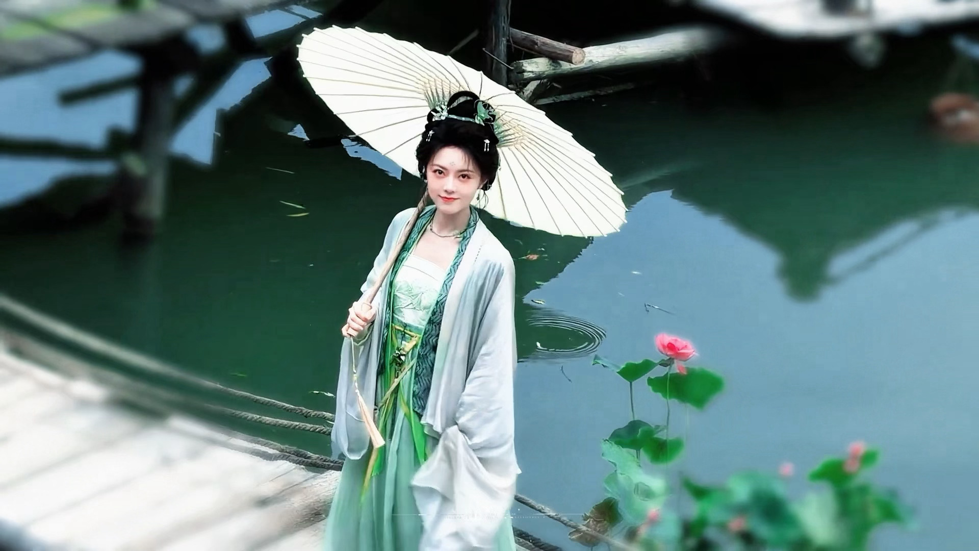 好美啊小麦麦！！一念江南开机 赵今麦楚听雨