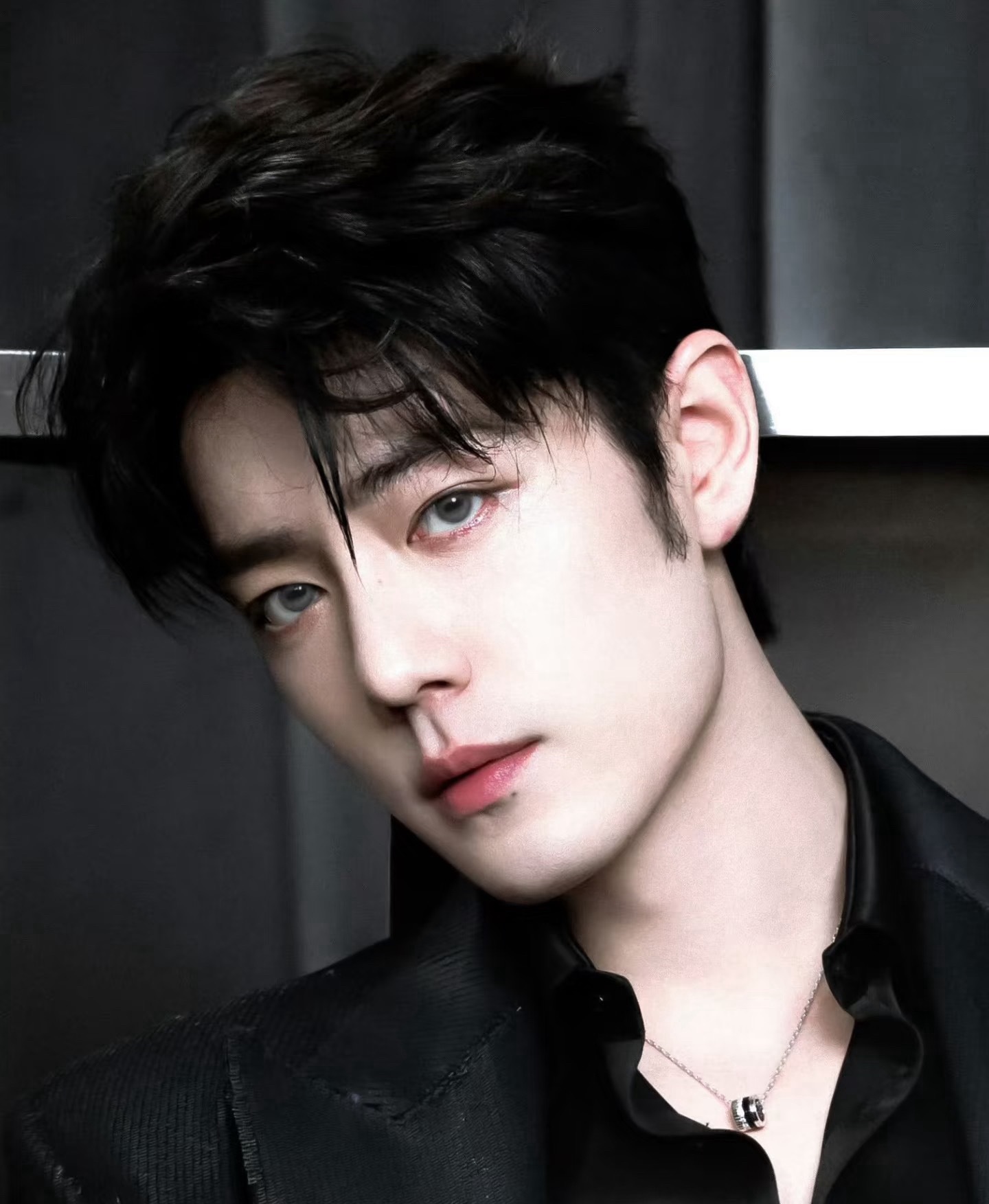 肖战网文五大热门ip集齐四个大热门ip往往伴随着极高的风险，但是敢接硬戏的底气藏