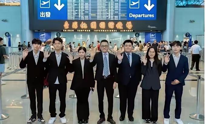 台民众党来大陆交流跨出一大步是进步，来上海走走看看是好事，大陆举手欢迎！
台湾天