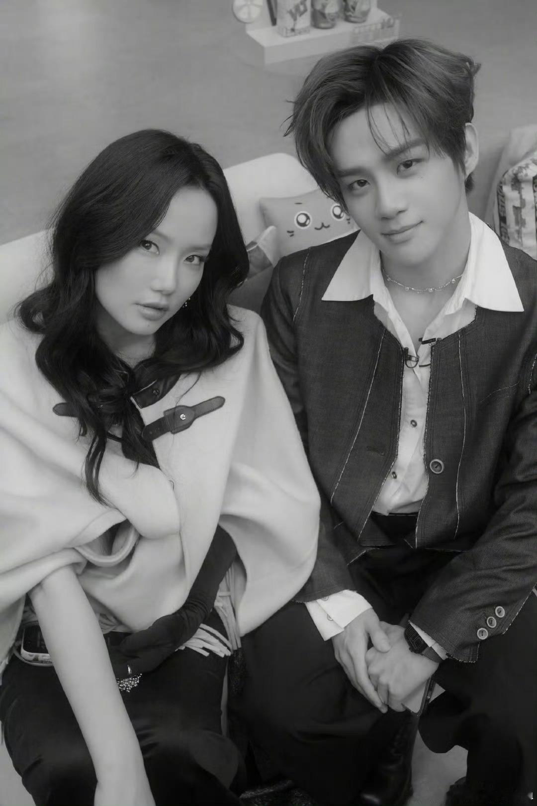 欧阳娜娜找到副业了 哇塞，欧阳娜娜找到新副业啦👏!她审美一直在线，出发图频频出