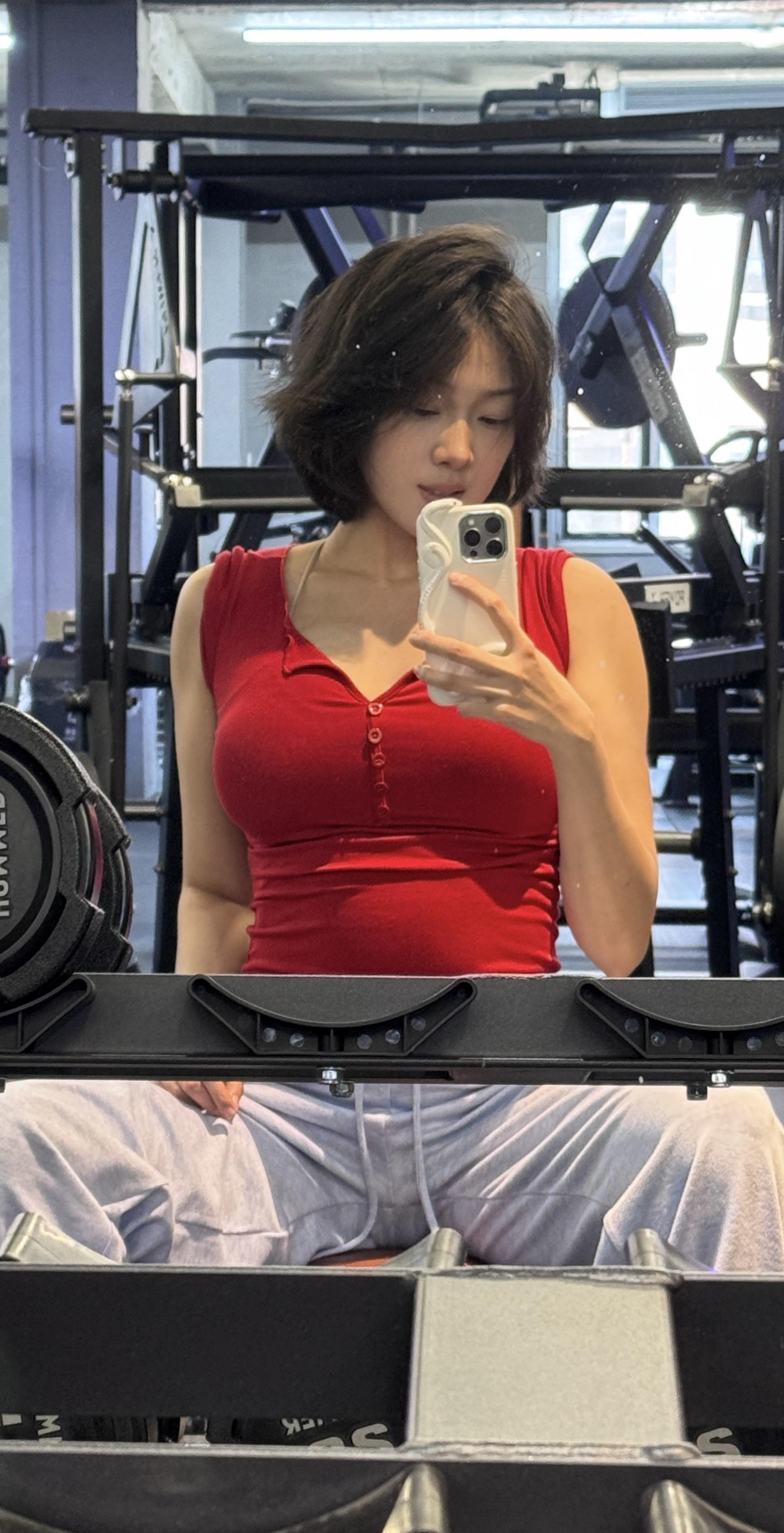 成为妈妈的第一件事就是学会牺牲 要改变以往的饮食 戒掉有氧戒掉力量 从...