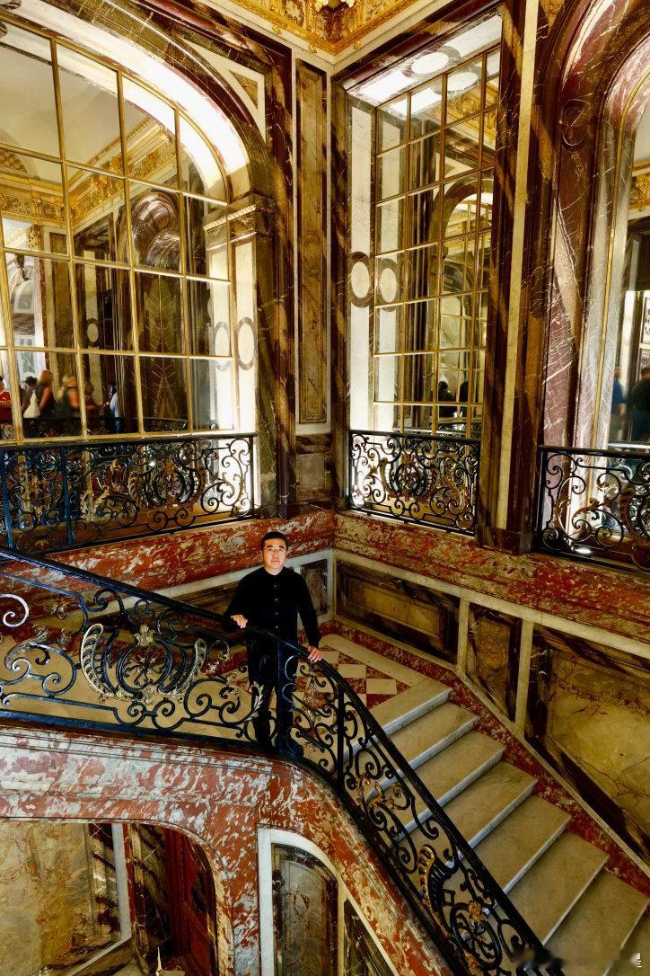 贝阿格宫（Hôtel de Béhague，又称贝阿恩伯爵府），原为贝阿格伯爵家