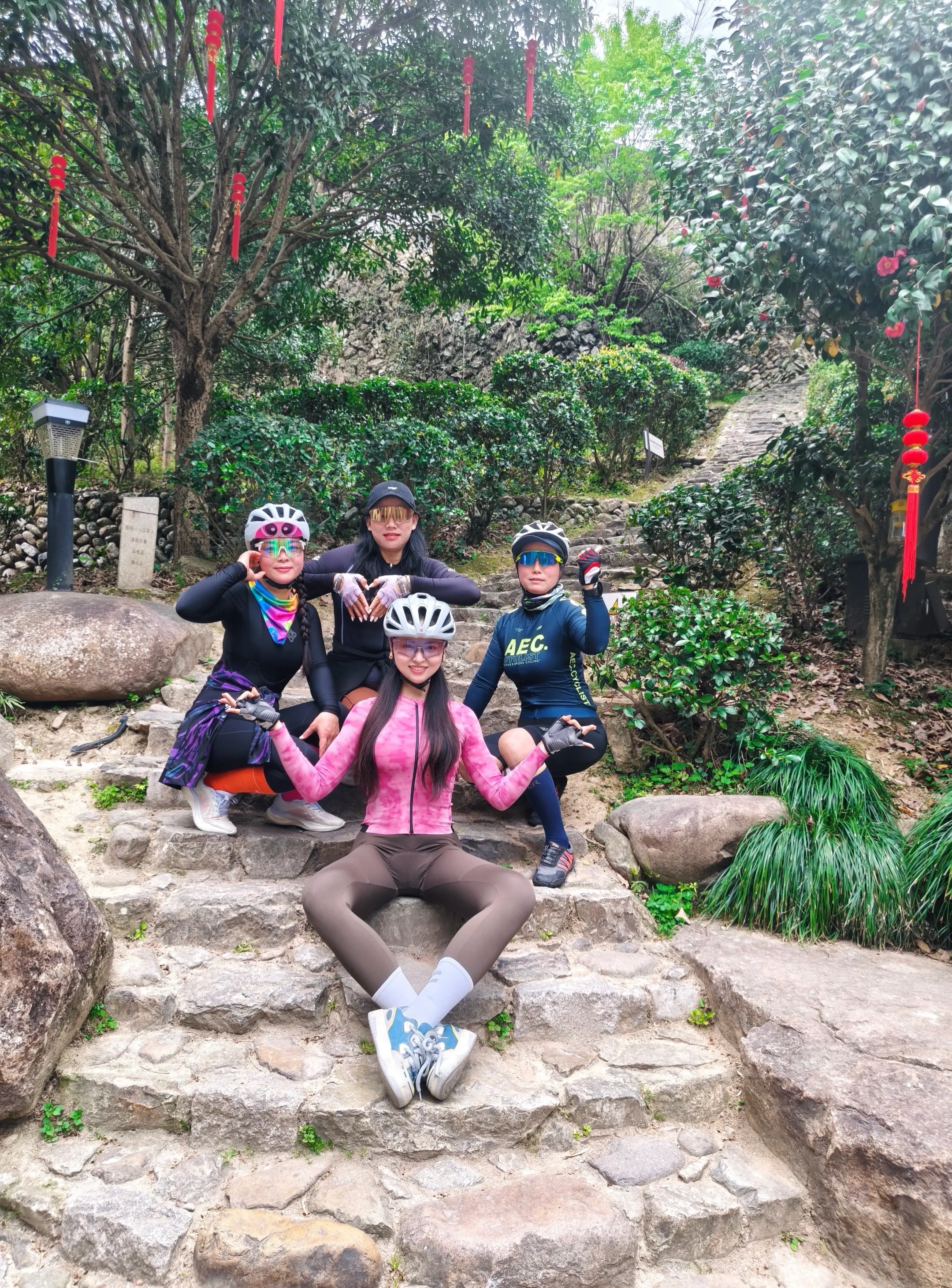 休闲骑。   明天就开始下雨咯，雨季来了！今天顶着28度的高温冒着一晒...