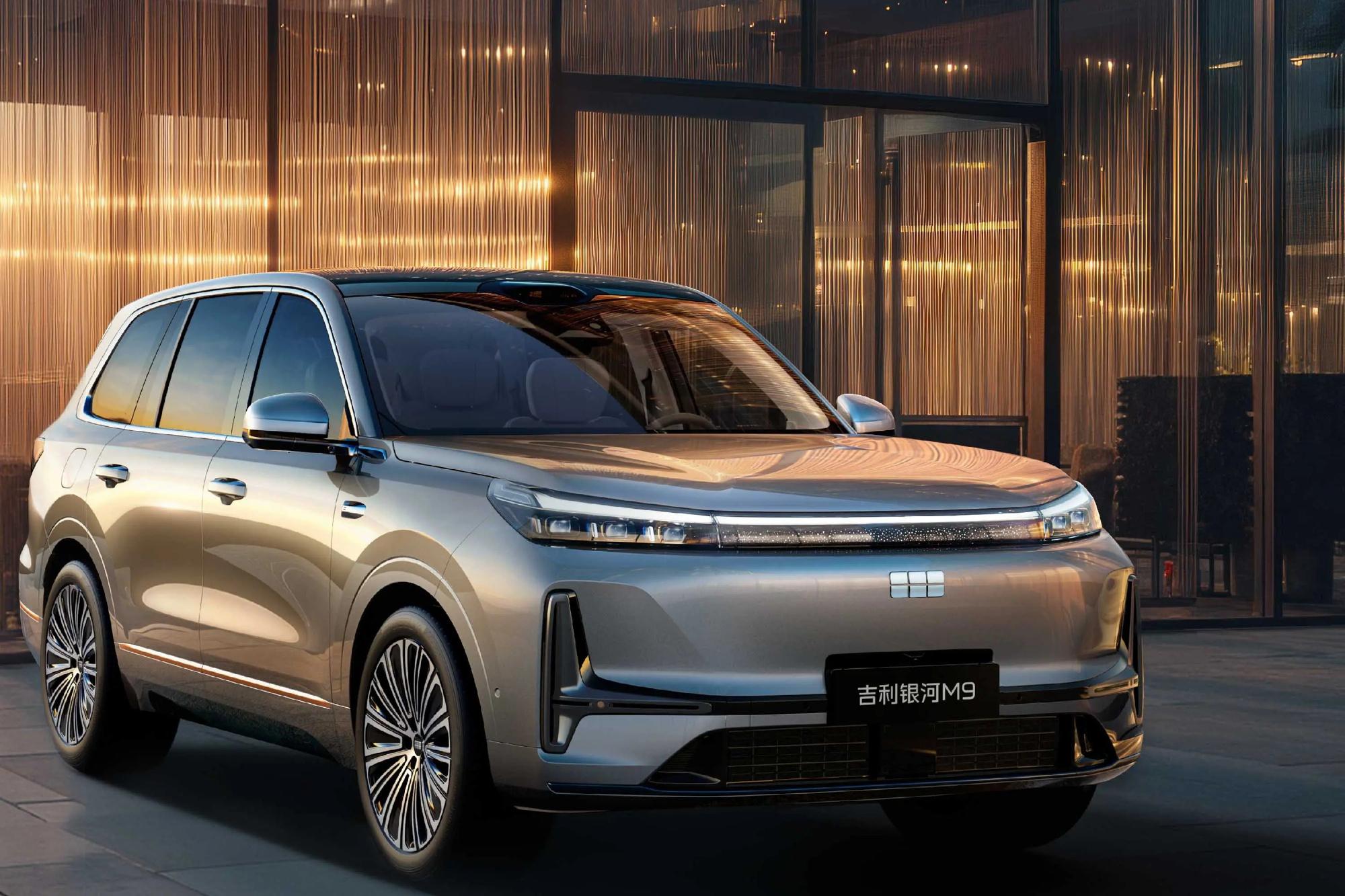 吉利银河 M9这台 AI 科技大六座旗舰 SUV🚘真的把家庭用户的出行需求摸得